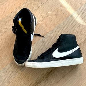 Nike Blazer Men’s size 8